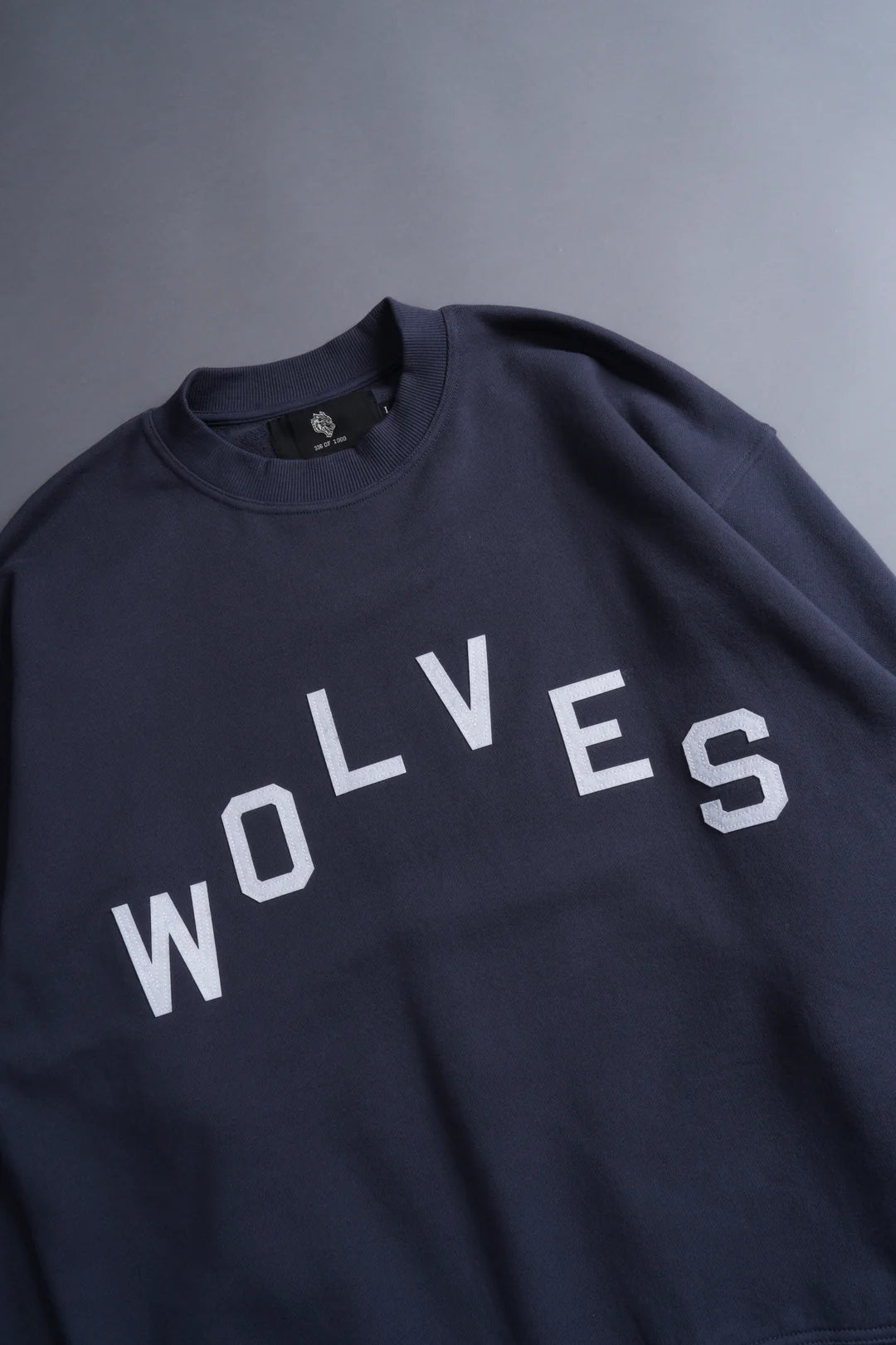 WOLVES PYRAMID LONDON CREWNECK IN MIDNIGHT BLUE