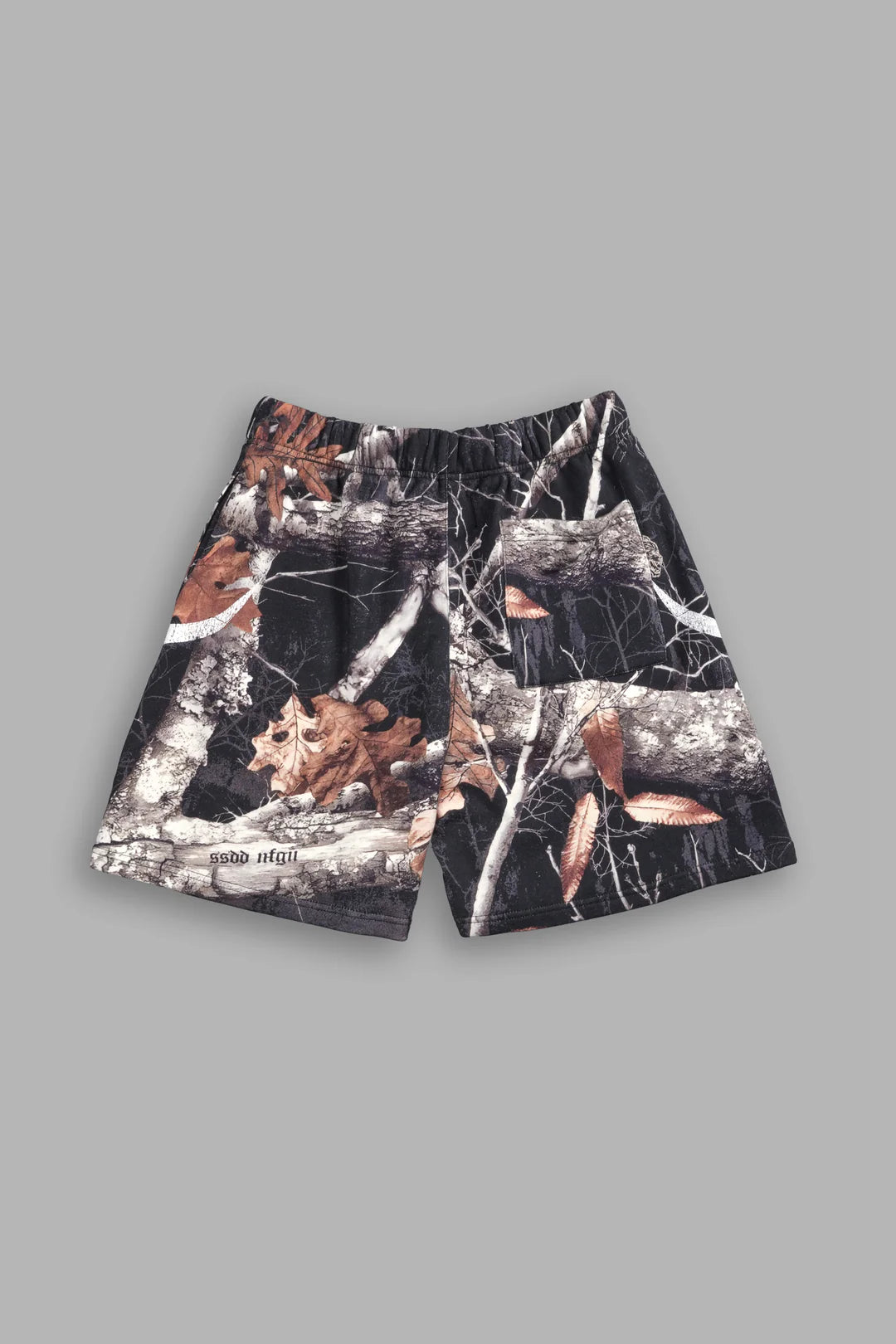 MEMPO OVERSIZED POST LOUNGE SWEAT SHORTS IN DARC WOODLAND CAMO