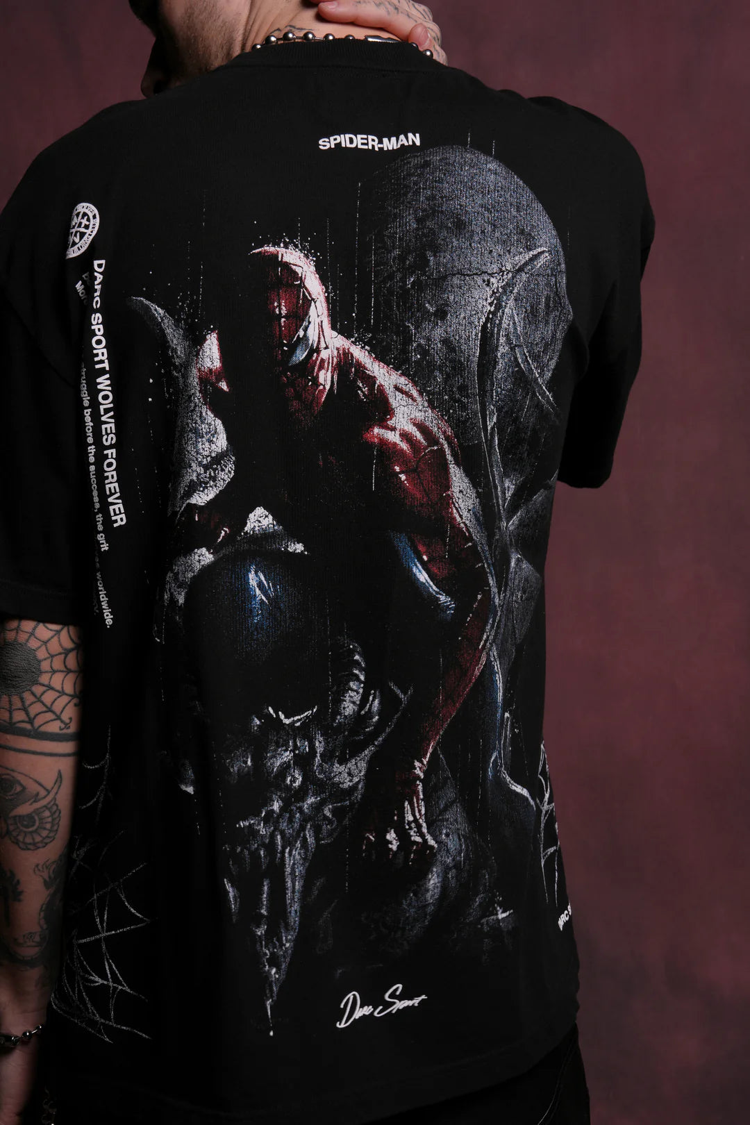 SPIDER-MAN "SIDE BY SIDE" OVERSIZED TEE IN BLACK