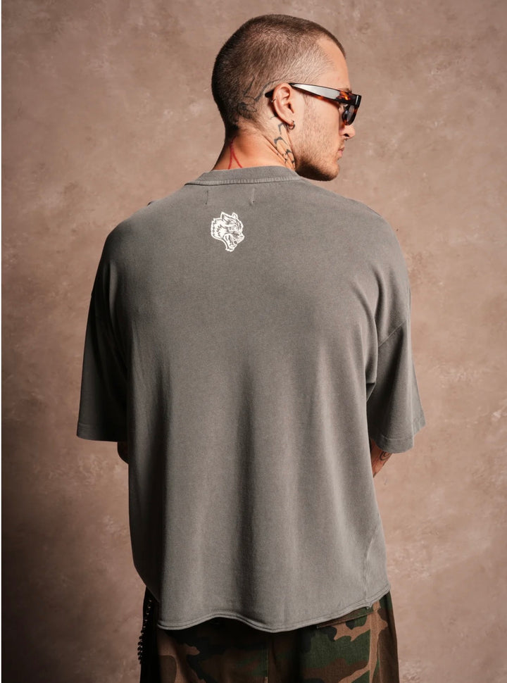 CAMISETA MICKEY MOUSE HESH PREMIUM RAW HELL BOX CUT EN GRIS PIZARRA