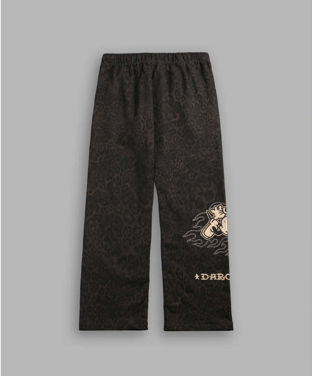 PANTALONES DEPORTIVOS BIGELOW CON PIRÁMIDE DE MICKEY MOUSE EN COLOR MARRÓN OSCURO CON ESTAMPADO DE LEOPARDO.