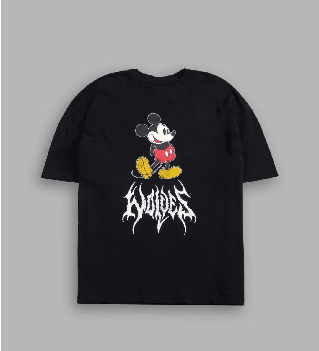 CAMISETA EXTRAGRANDE PREMIUM DE MICKEY MOUSE HESH EN COLOR NEGRO.