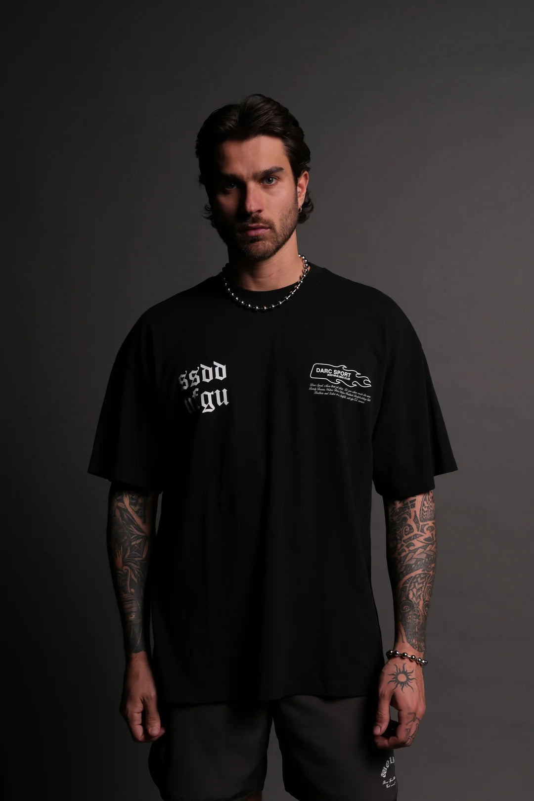 THREE WOLVES "PREMIUM" OVERSIZED TEE IN BLACK
